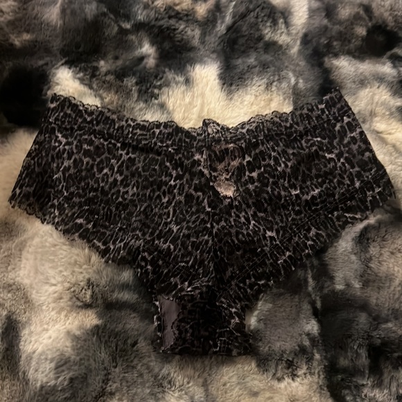 Victoria’s Secret The Lacie
Lace-Up Lace Cheeky Tornado Grey Leopard NWT! -Med - Picture 4 of 4